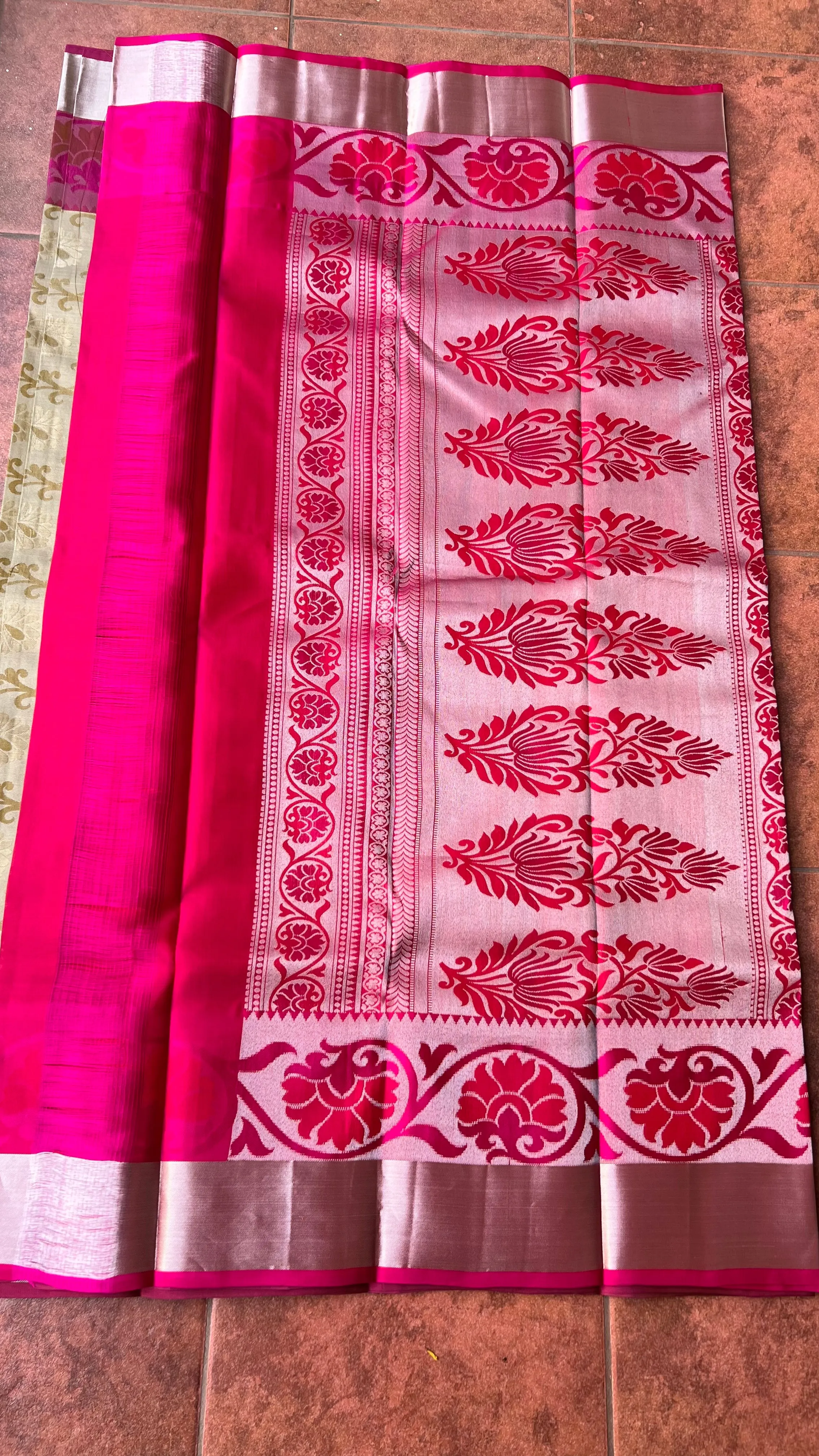 Cream and Pink kanchipuram silk saree with blouse