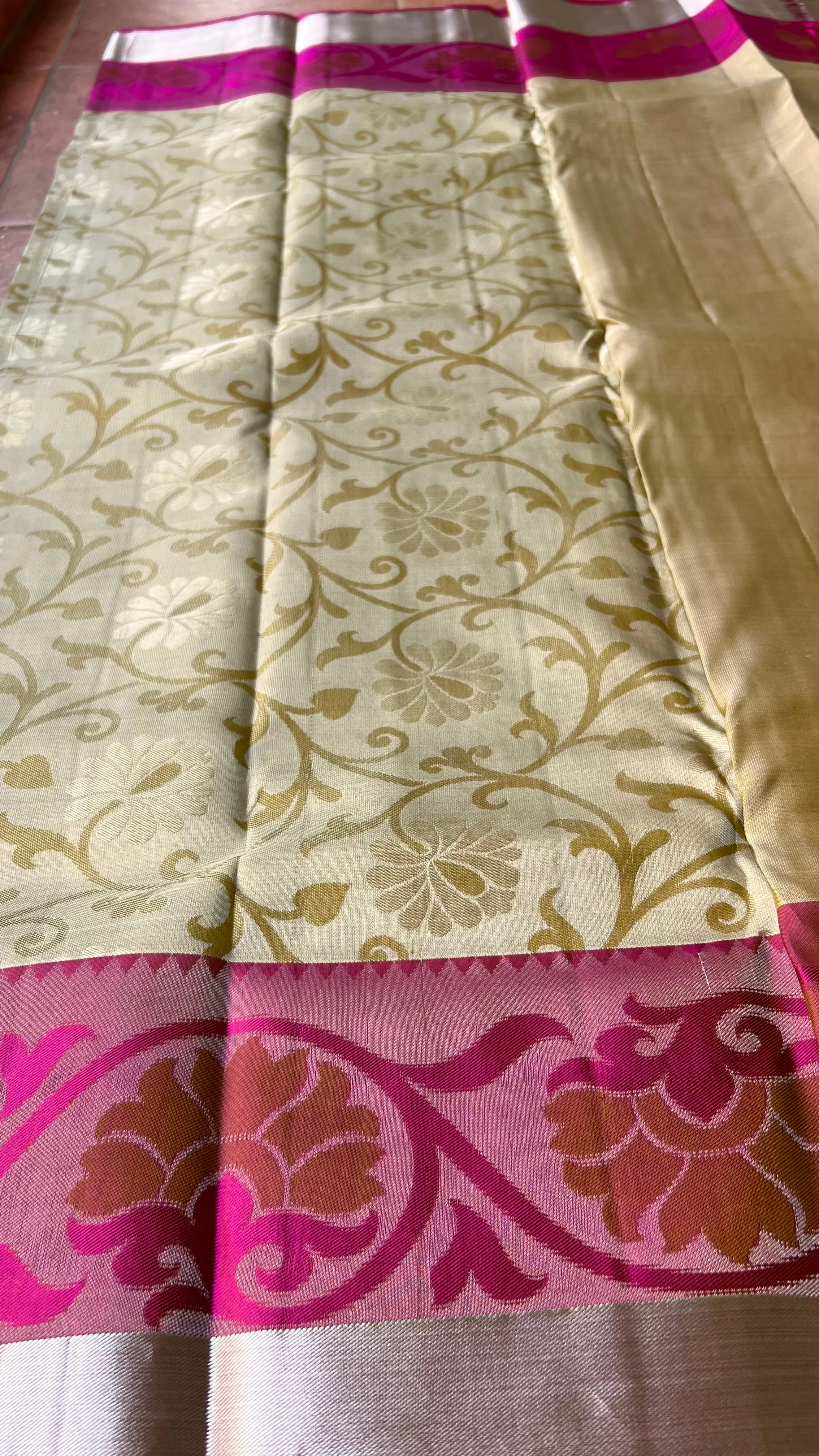 Cream and Pink kanchipuram silk saree with blouse